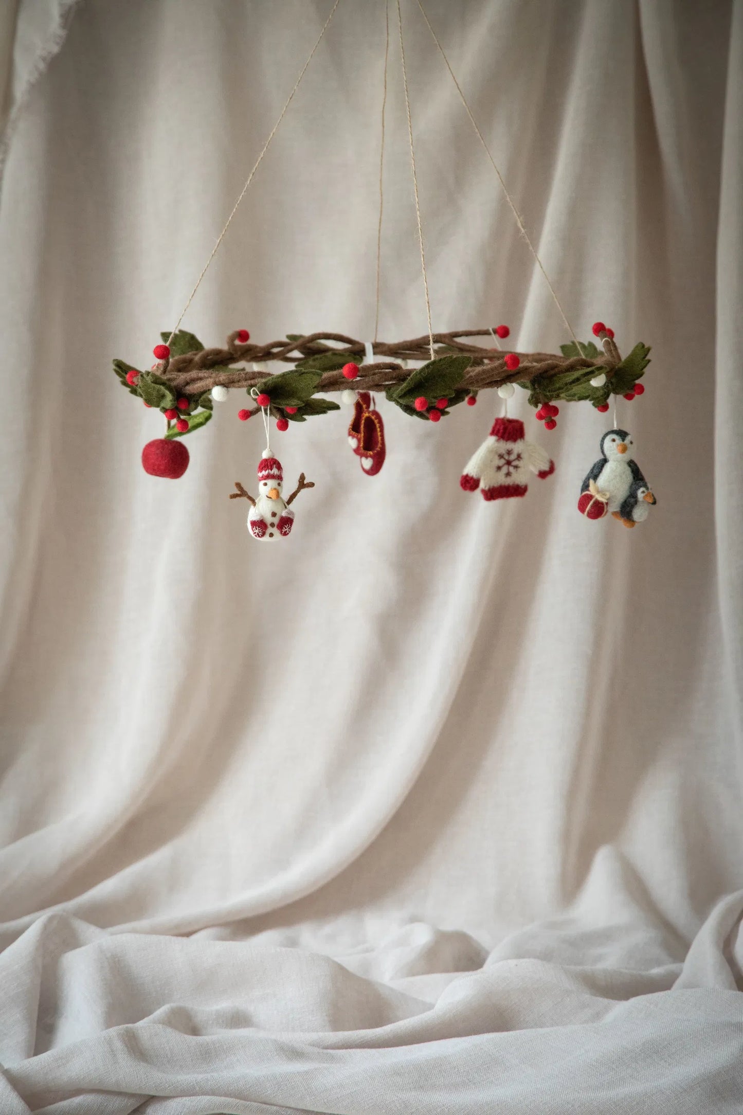 Wreath Holly - Hanging