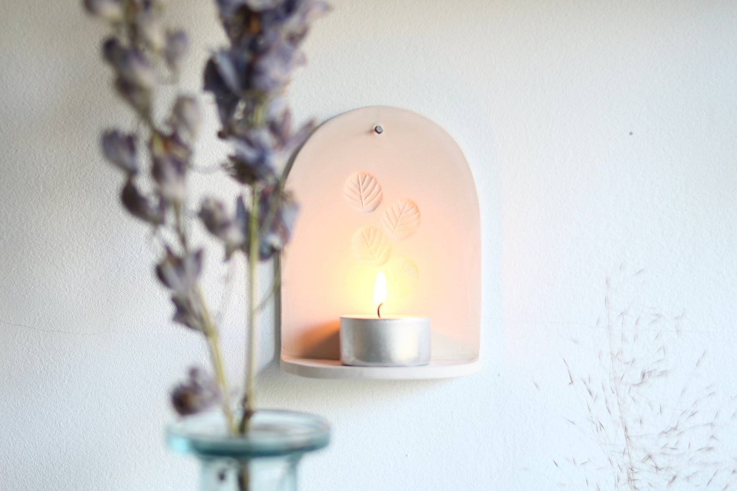 Ceramic wall hanger for candle light