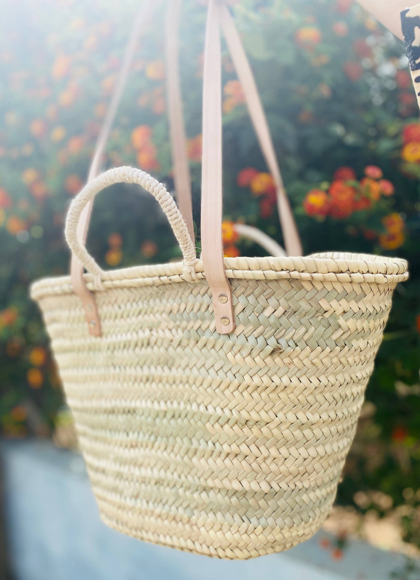 DOUBLE HANDLE PALM BASKET