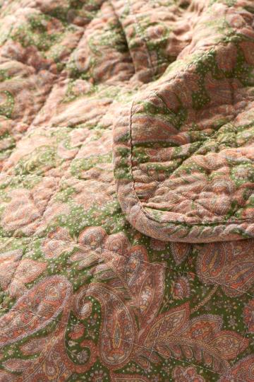 Quilt w/green and light pink paisley pattern