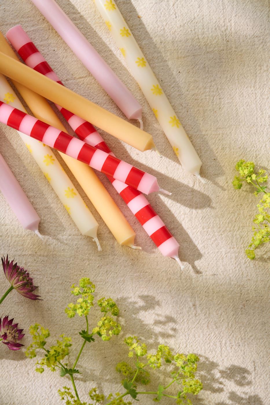 Taper candle striped red/light pink Ø:1.3 H:20 Nordic Swan Eco-label