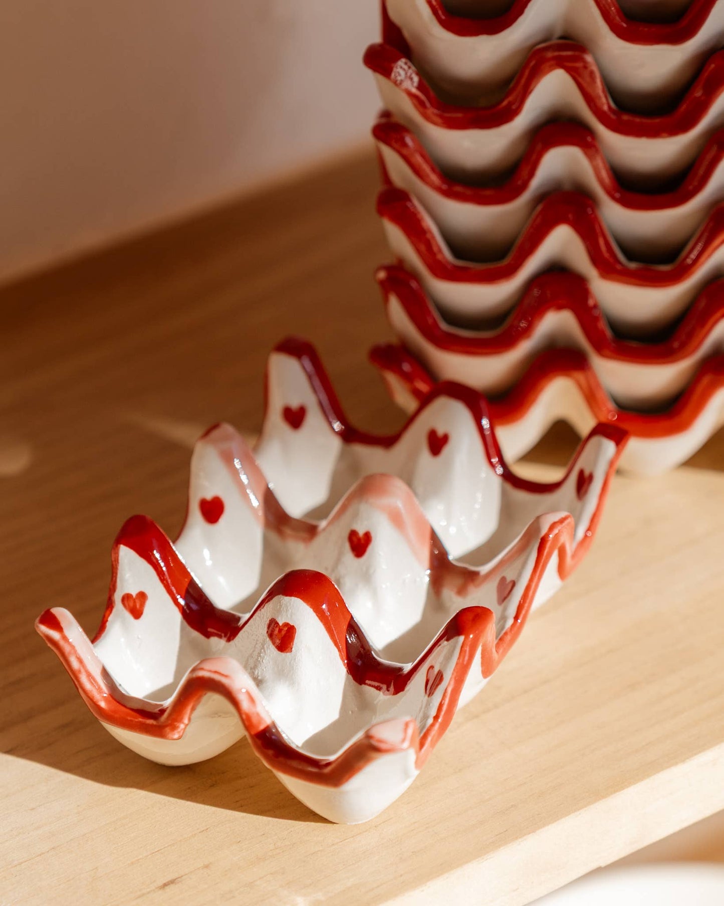 Ceramic Egg Holder for 6 Eggs – Pink & Red - Sweetheart