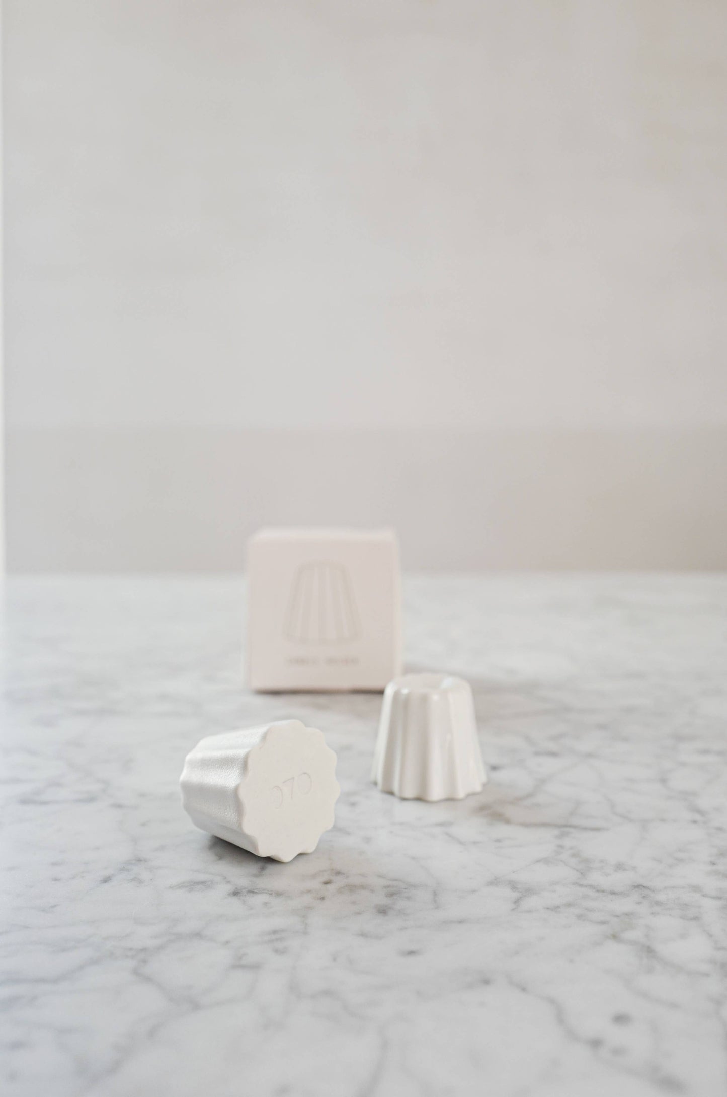 Porcelain Candle Holder: Glossy White