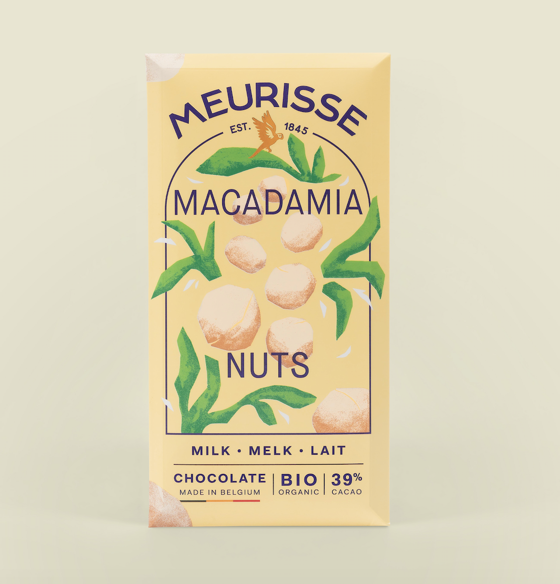 Organic Milk Chocolate with Macadamia Nuts (100g)