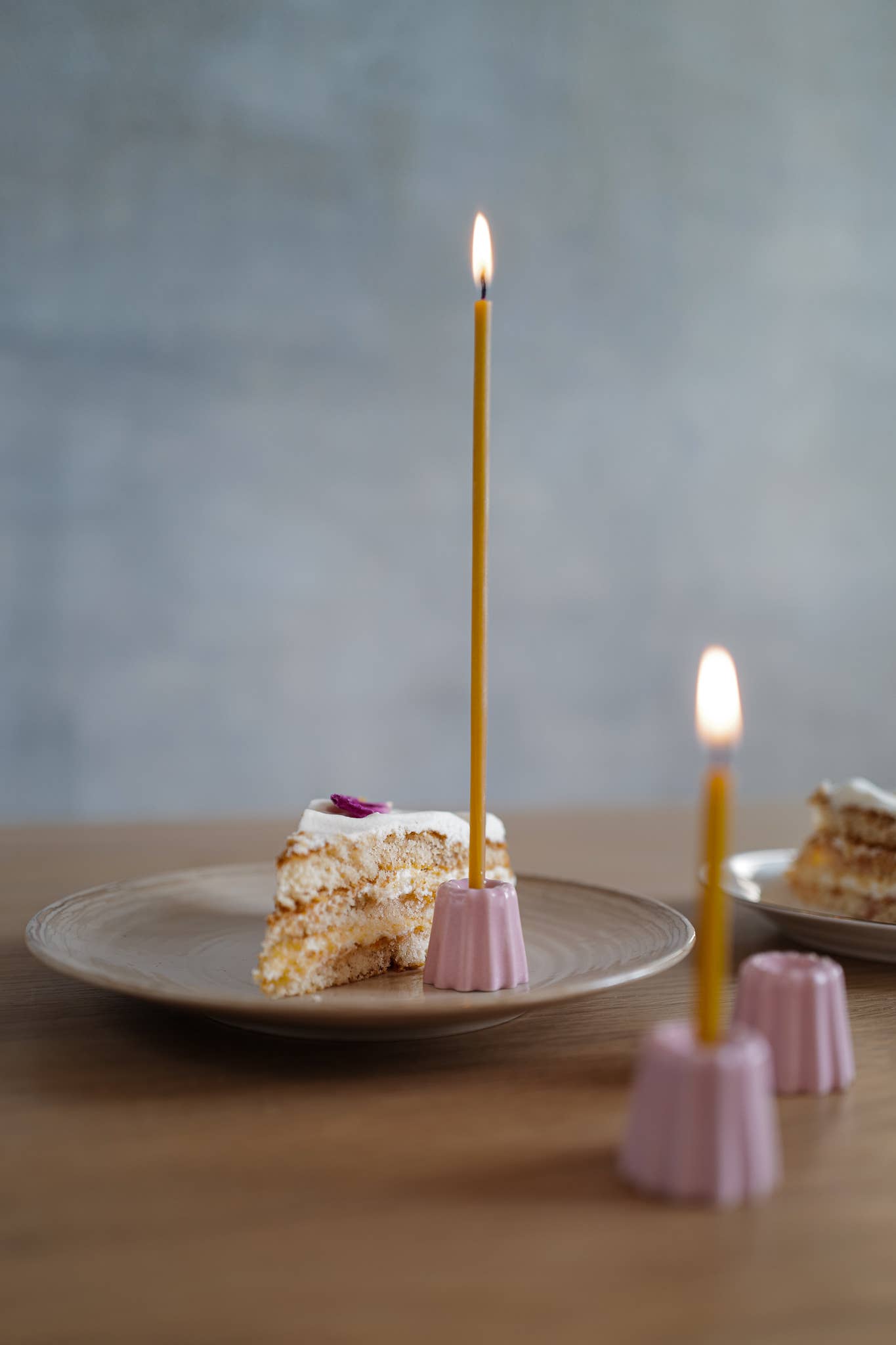 Porcelain Candle Holder: Glossy White