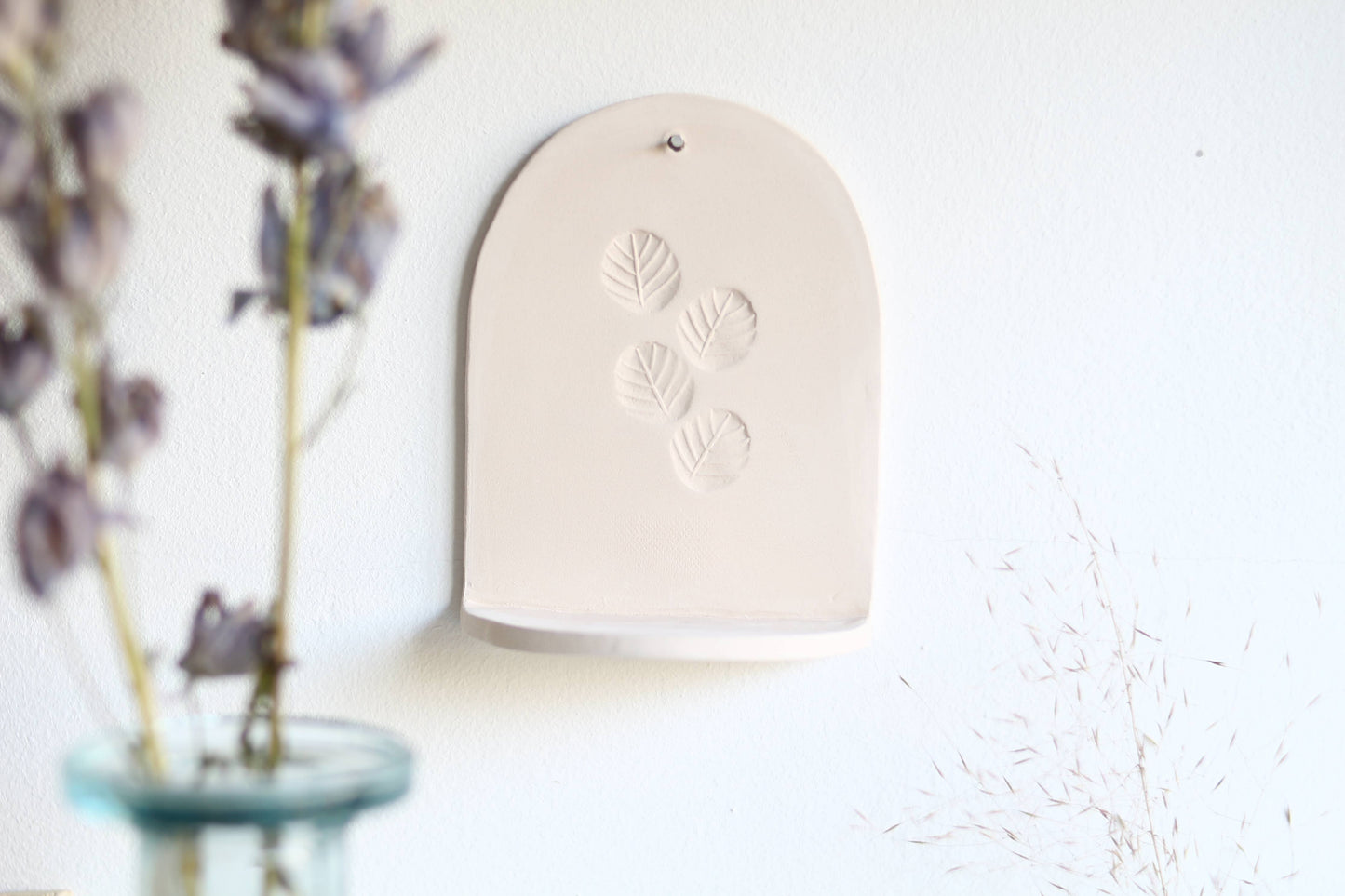 Ceramic wall hanger for candle light