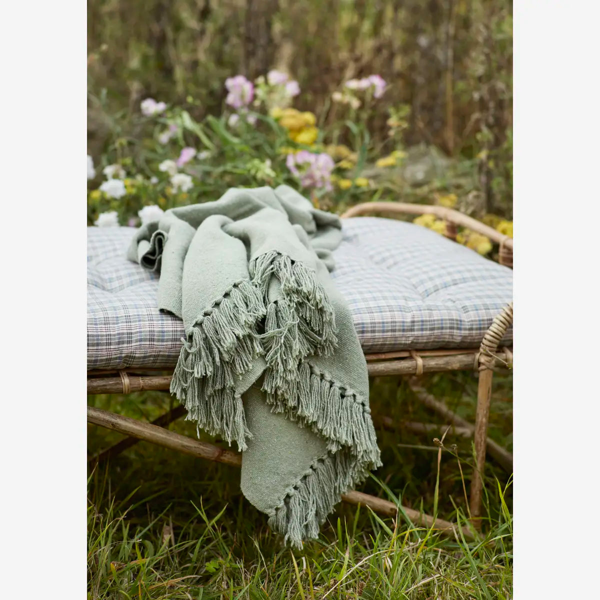 Recycled cotton throw