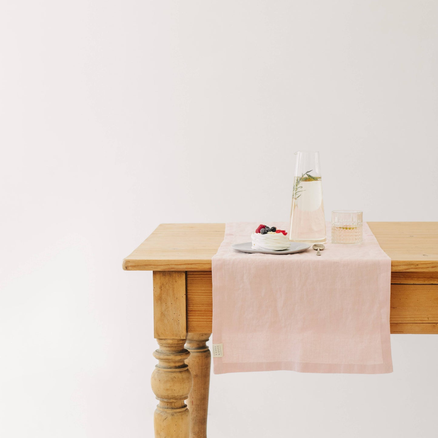 Misty Rose Linen Table Runner 40x150 cm