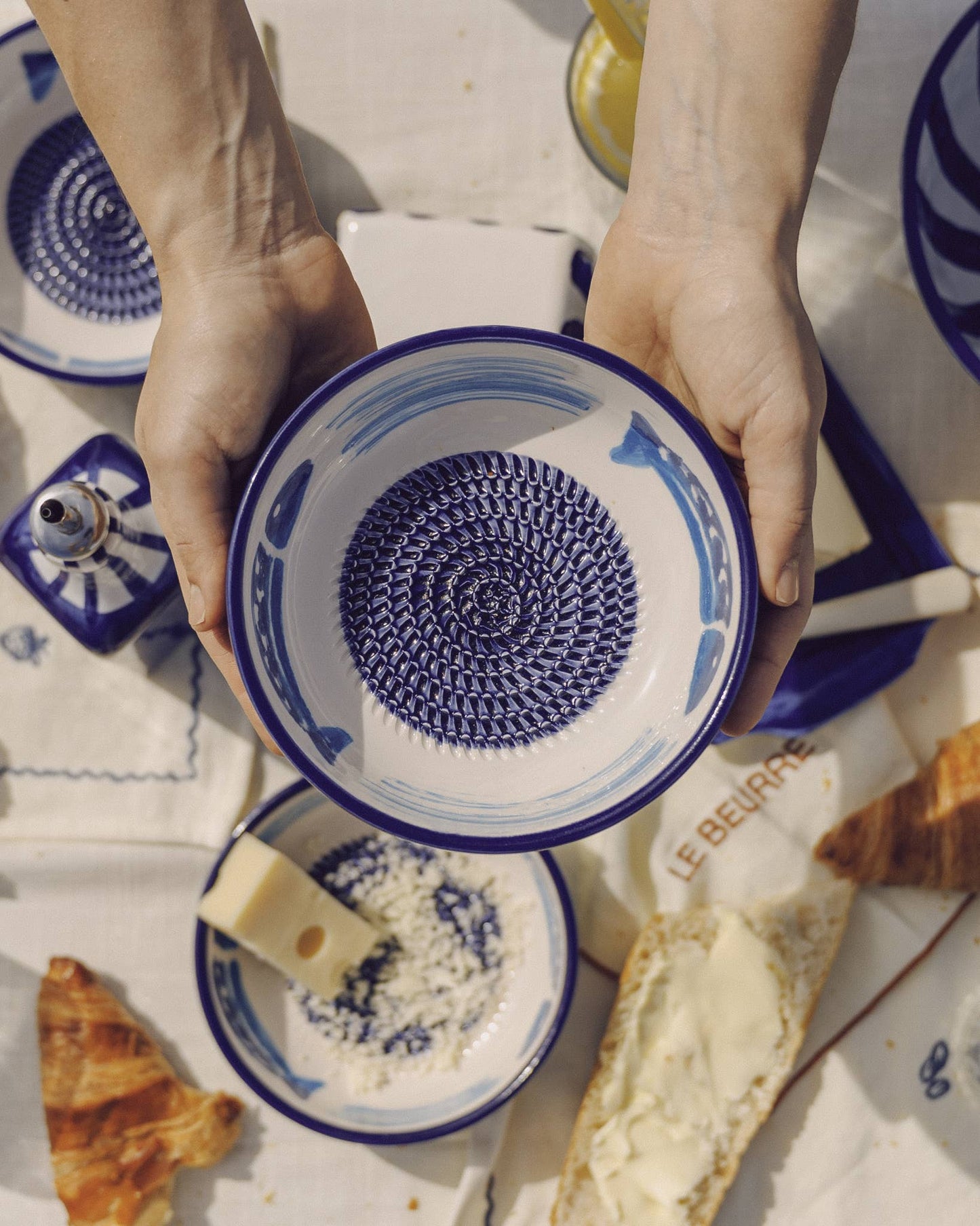 Medium White Handmade Ceramic Plate Grater/Tuna : WITHOUT PACKAGING