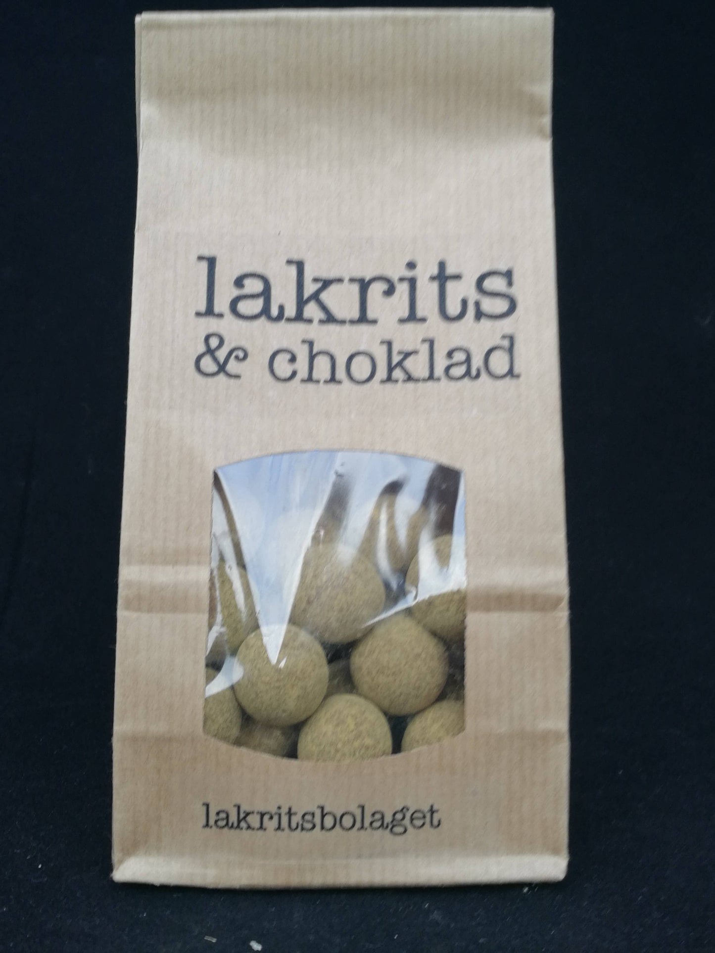 LICORICE WITH MILK CHOCOLATE