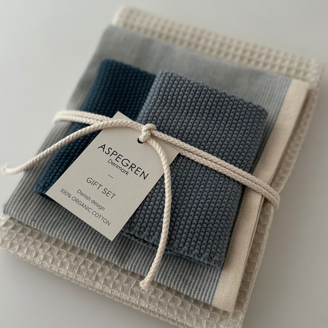 Striped Kitchen Textiles Gift Set: Four