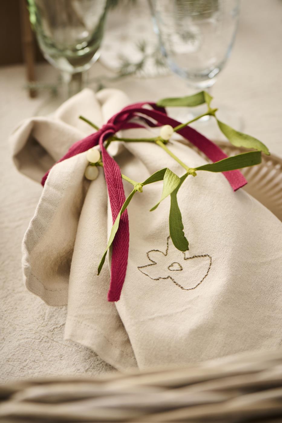 Napkin Tradition w/angel linen coloured