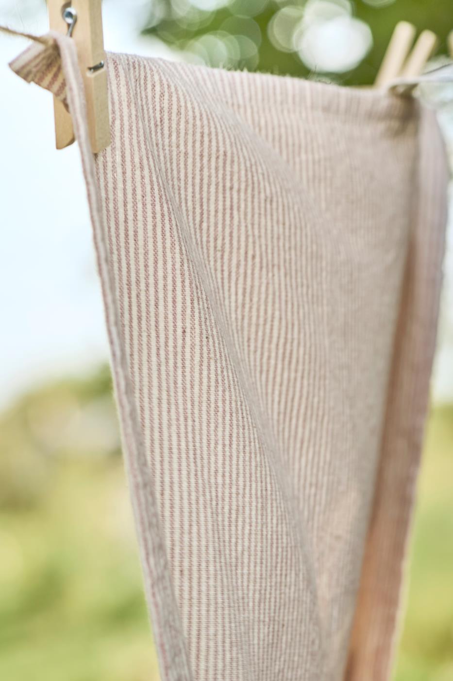 Tea towel Liva w/thin malva stripes