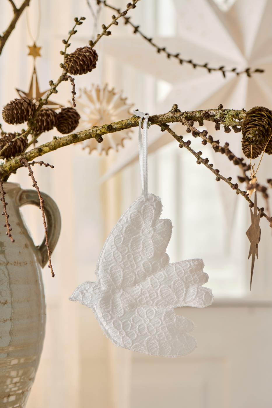 Bird embroidery anglaise My Nostalgic Christmas