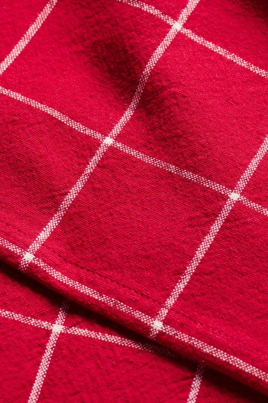 Table cloth Silja oblong red w/large natural checks