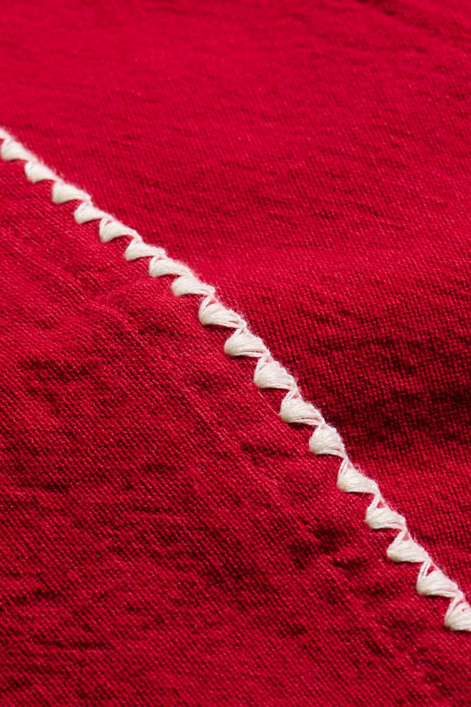 Table cloth Dagmar oblong red w/white border stitching