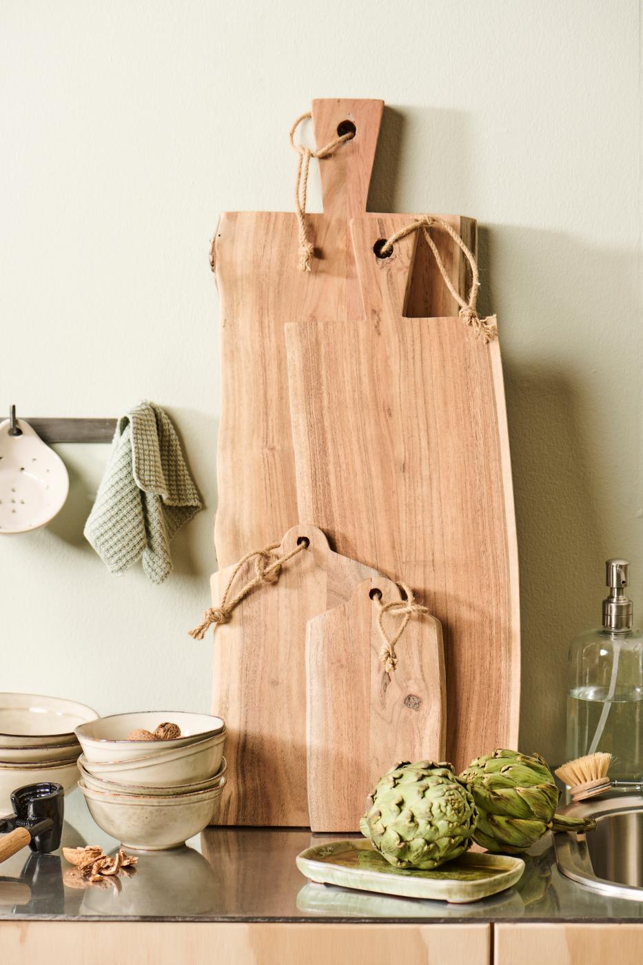 Cutting board w/jute rope uneven edges acacia wood