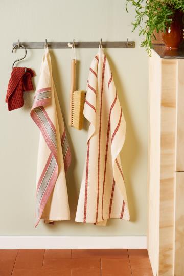 Tea towel Rebecca natural w/rust coloured woven stripe pattern