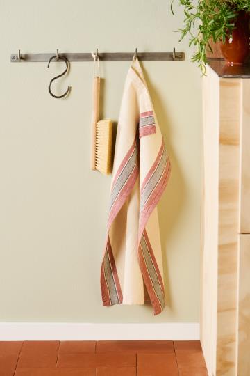 Tea towel Walter natural w/rust coloured and grey stripes on the sides