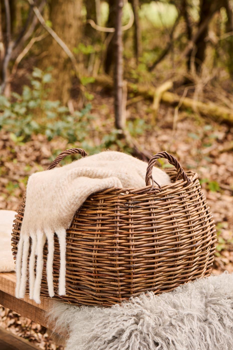 Basket square w/handles unpeeled willow