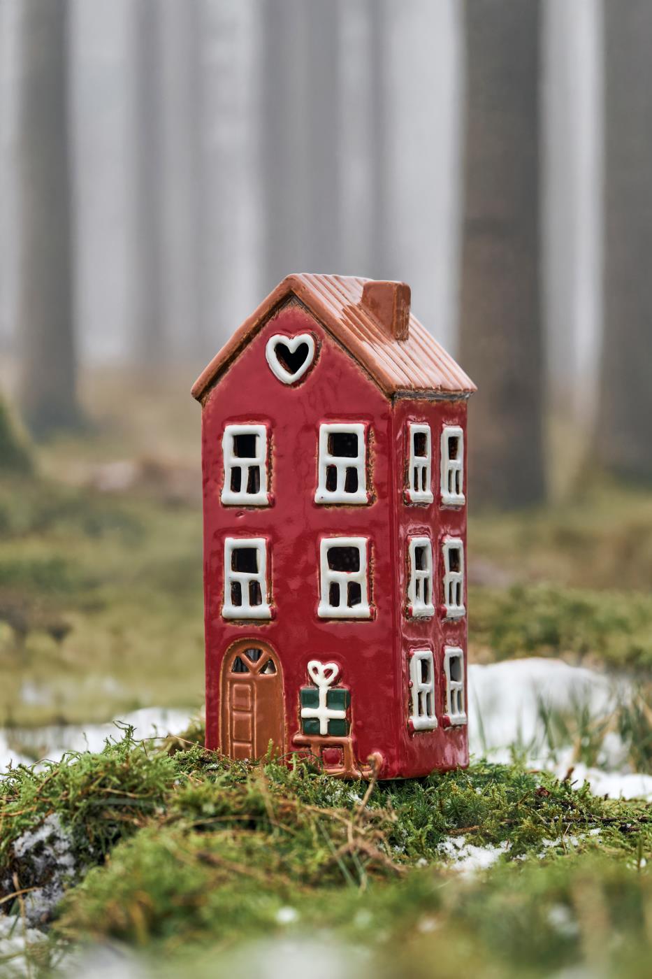 House f/tealight Stillenat sleigh by the door