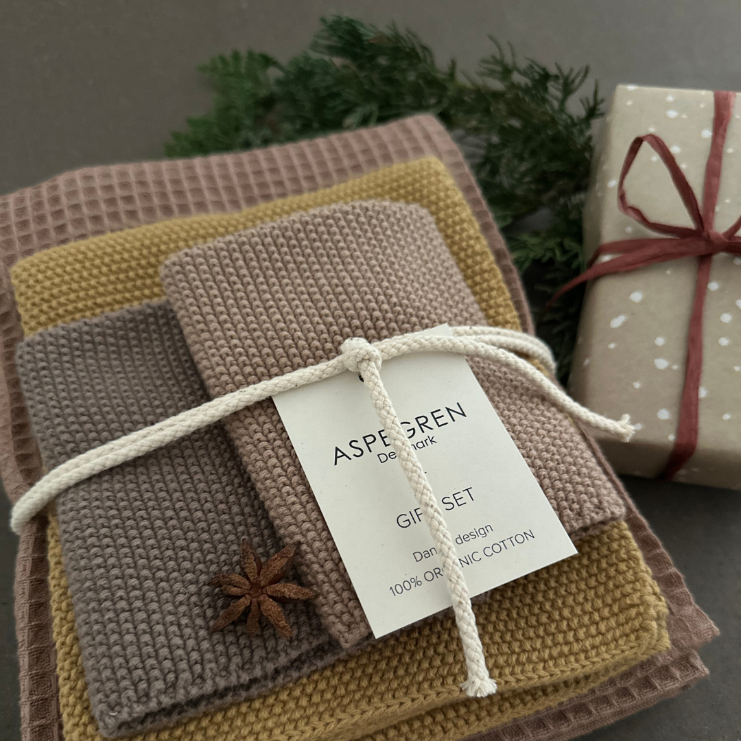 Nordic Kitchen Gift Set – Warm Seasonal Gifting: Four