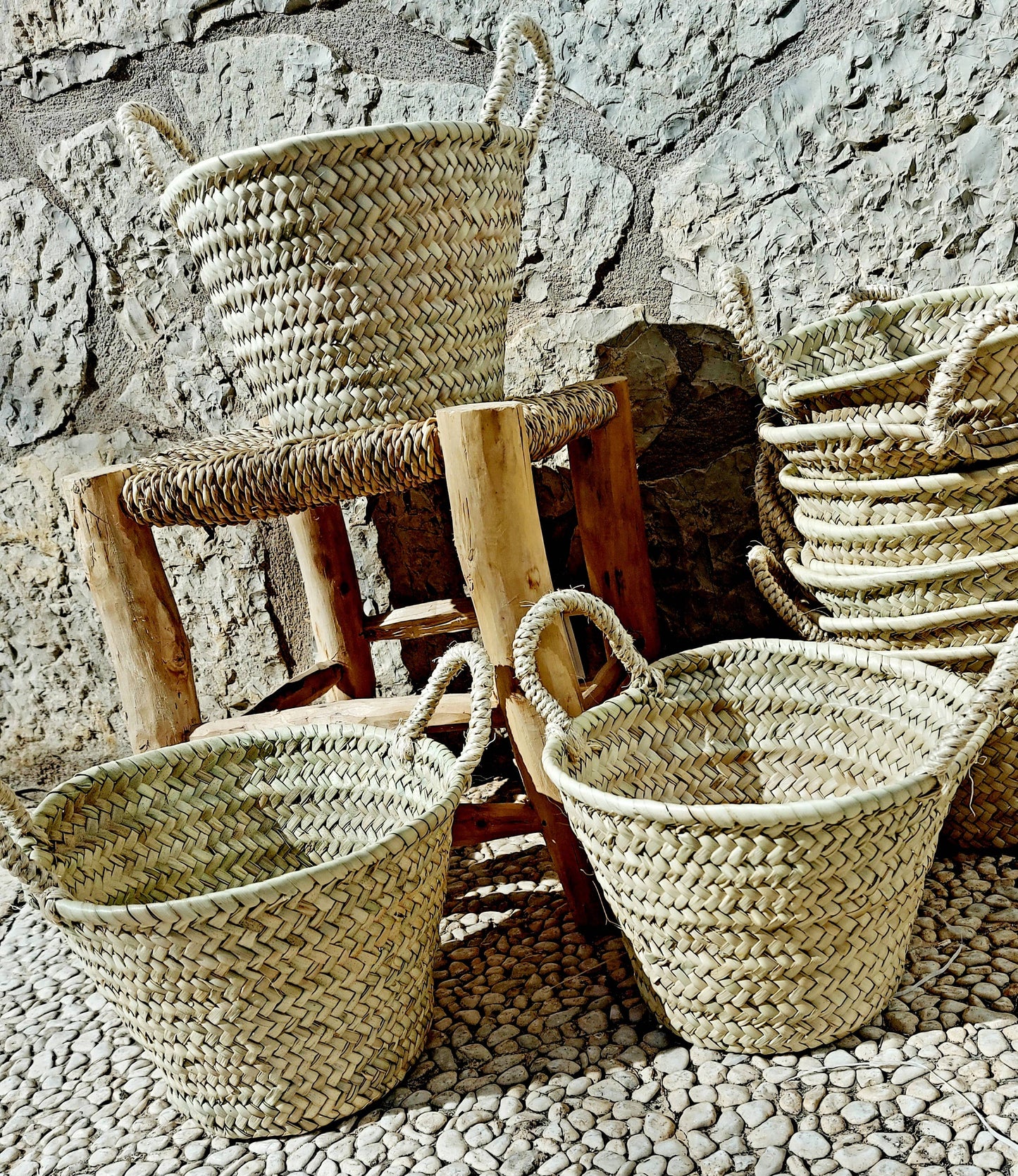 SMALL PALM BASKET WITH PITA HANDLE 23x17cm