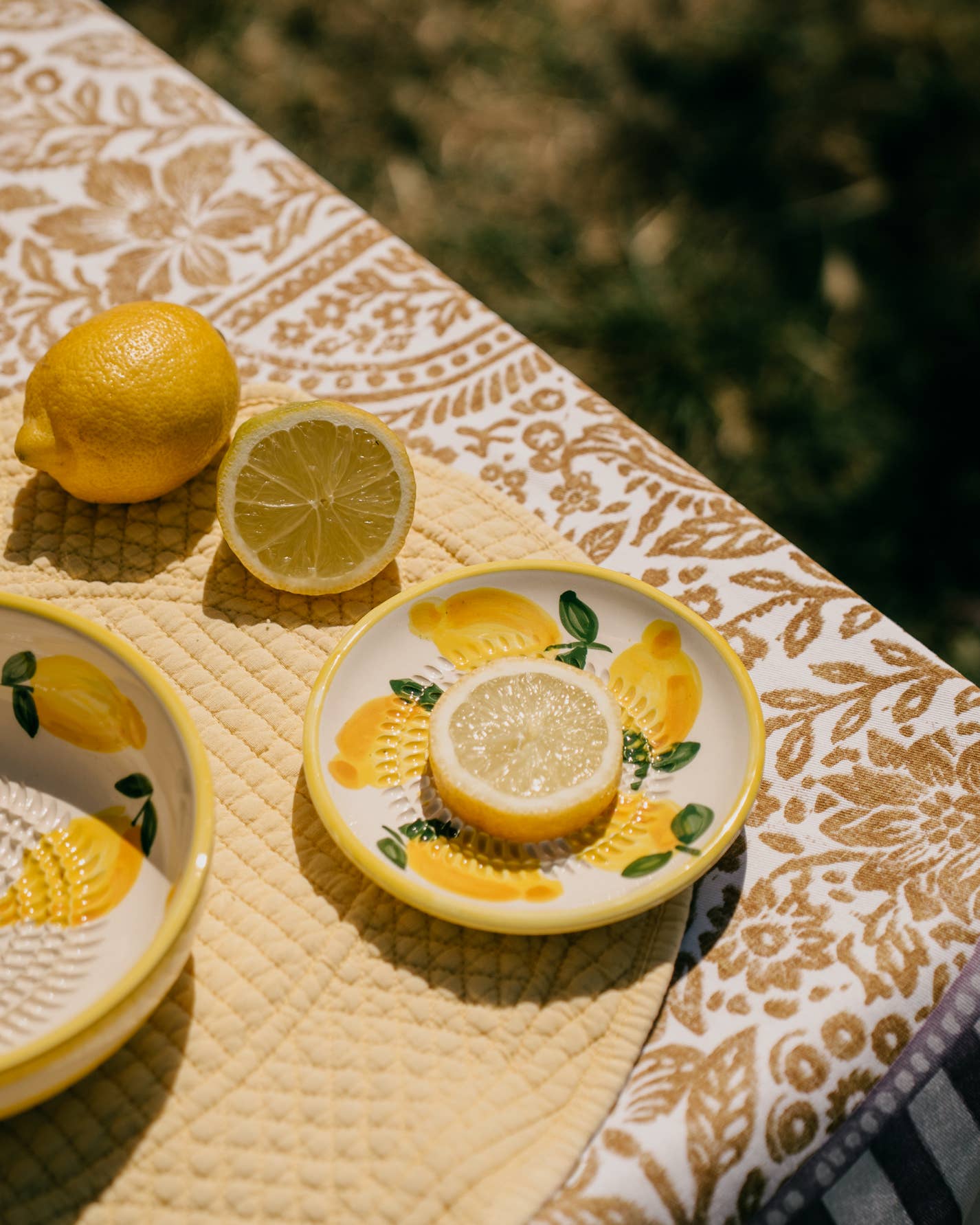 Ceramic Garlic Grater Plate - Small Yellow & White - Lemon