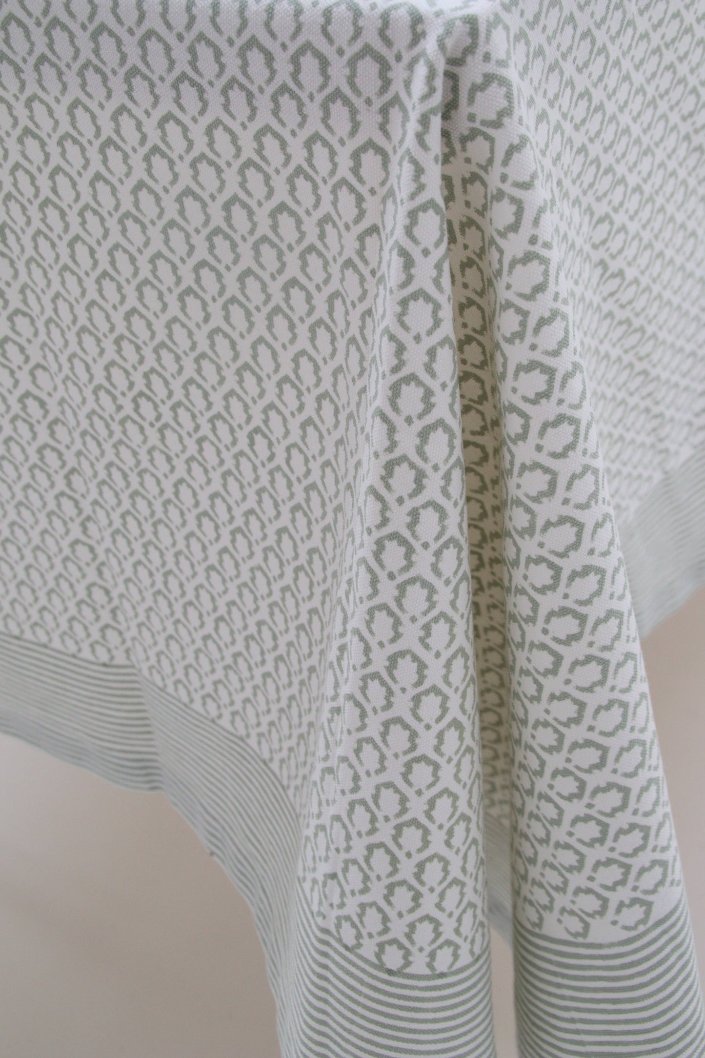 Handblockprinted tablecloth Little crown green 150 x 240