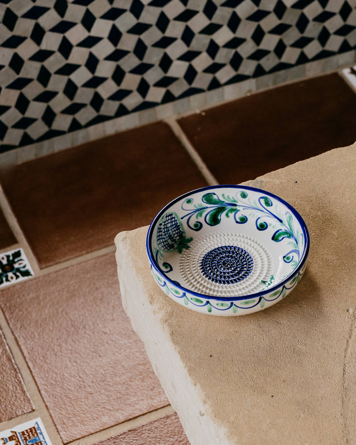 Large Blue Ceramic Garlic Grater Plate - Granada: WITHOUT PACKAGING