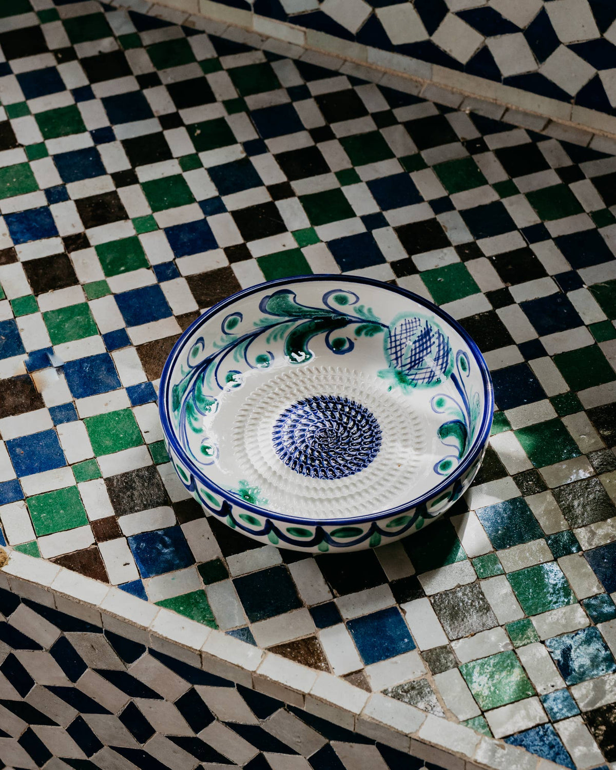 Large Blue Ceramic Garlic Grater Plate - Granada: WITHOUT PACKAGING