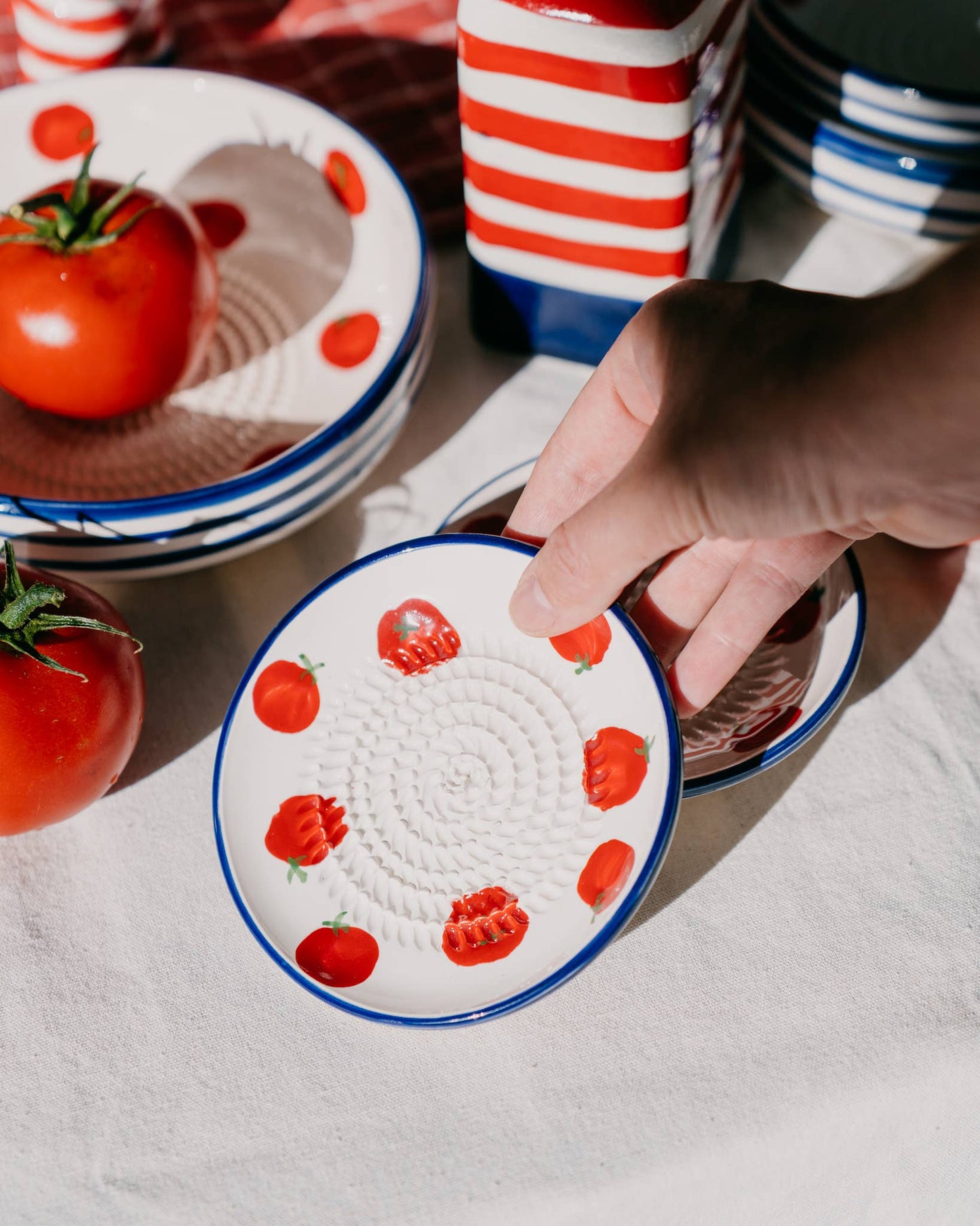 Ceramic Garlic Grater Plate - Small Blue & White - Pomodoro