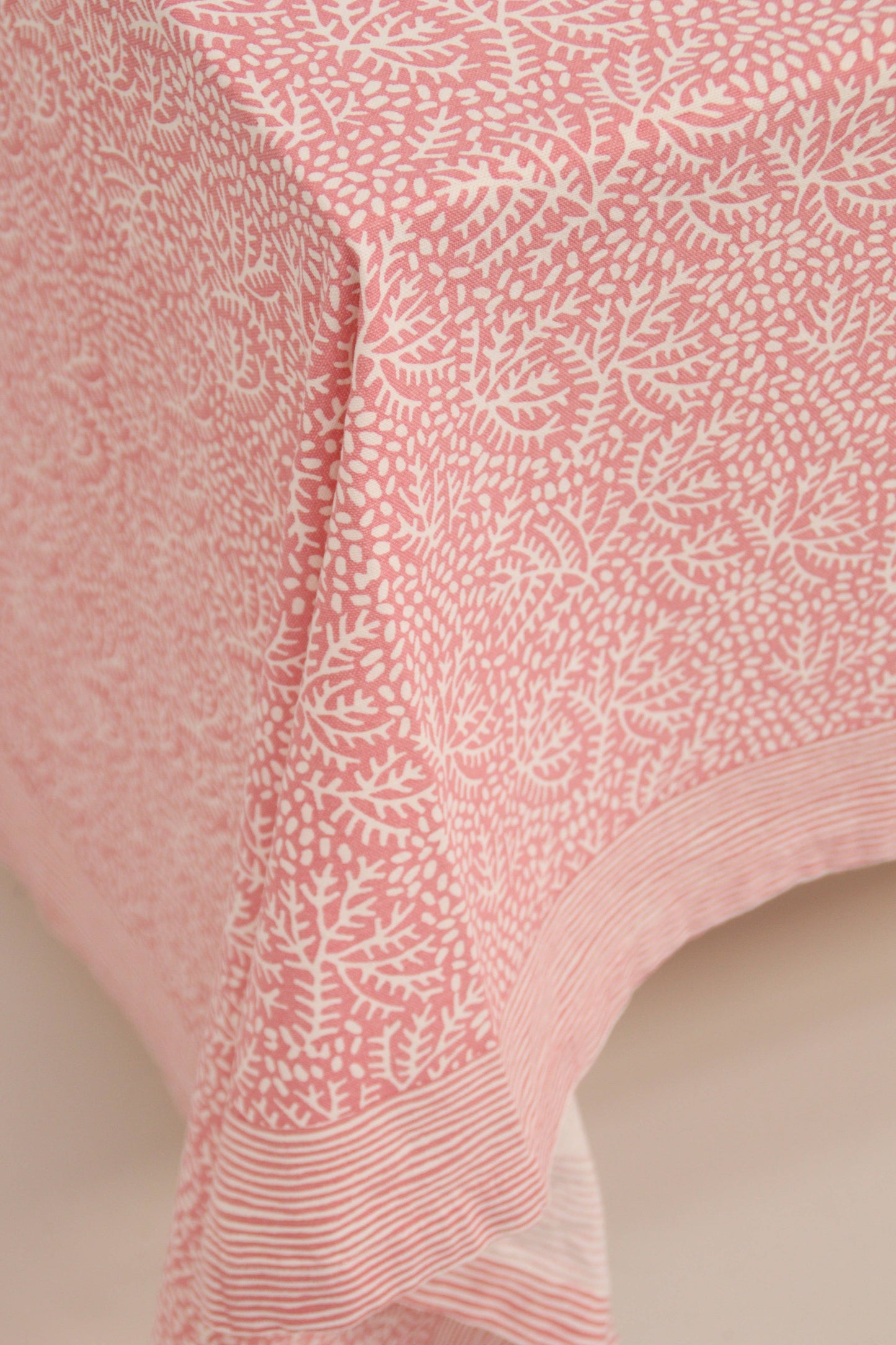 Handblockprinted tablecloth Floral Coral 160 x 270