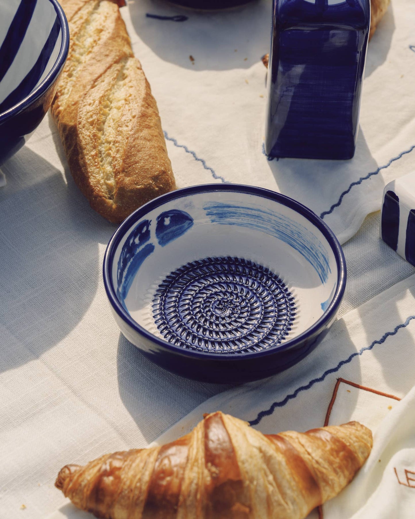 Medium White Handmade Ceramic Plate Grater/Tuna : WITHOUT PACKAGING