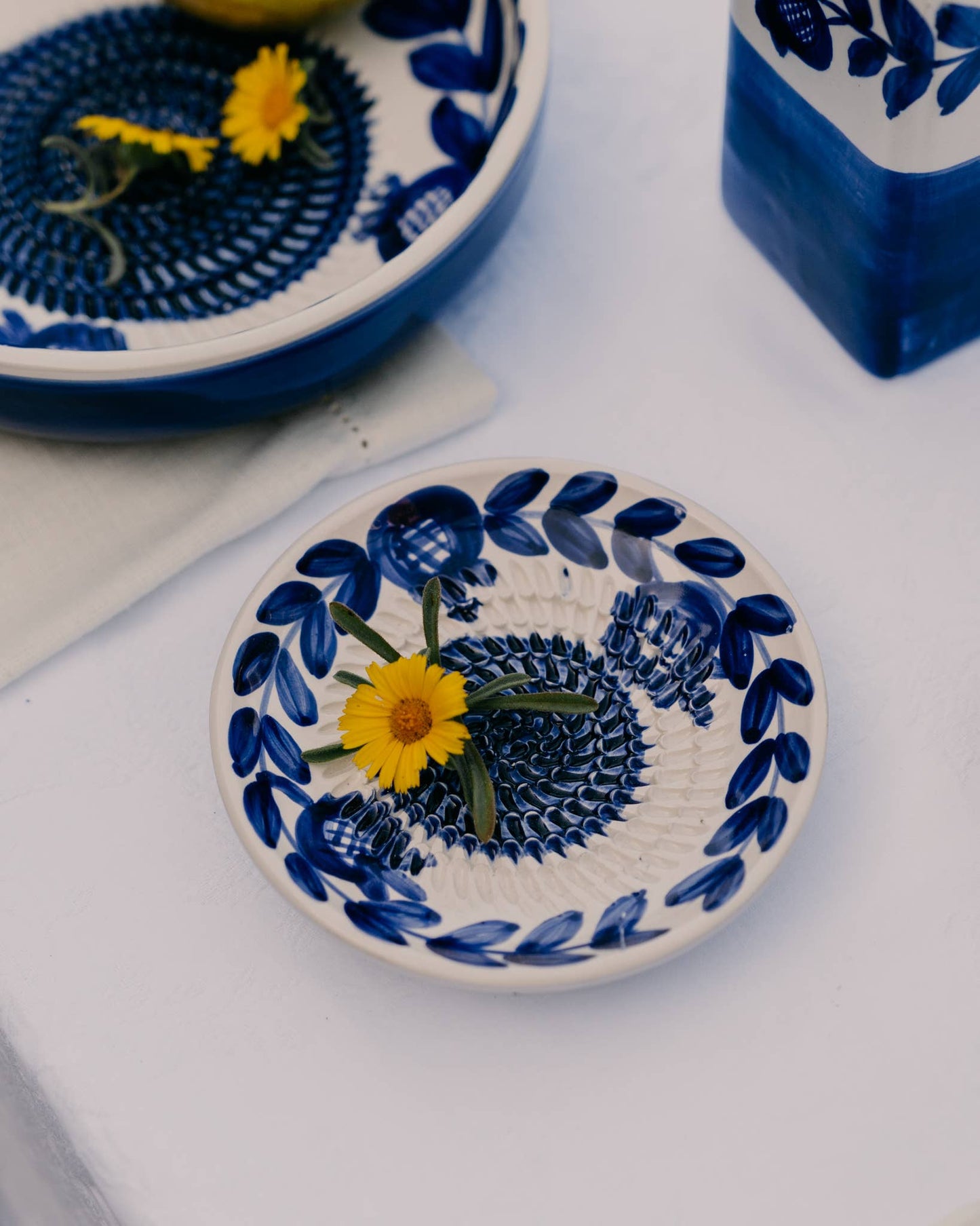Ceramic Garlic Grater Plate - Small Blue Traditional