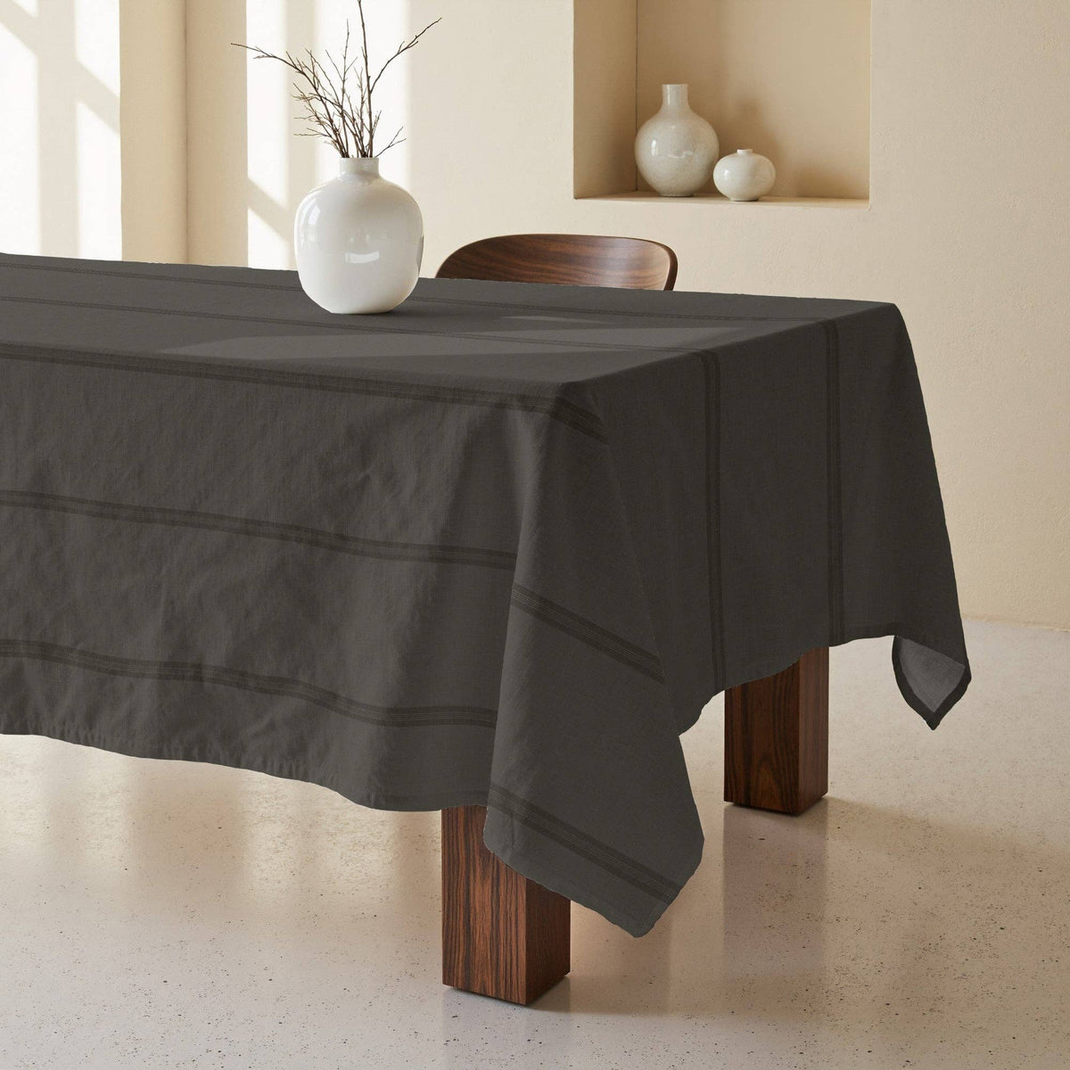 Nua Dark Brown 100% Cotton Stain-Resistant Tablecloth: 250x155 cm