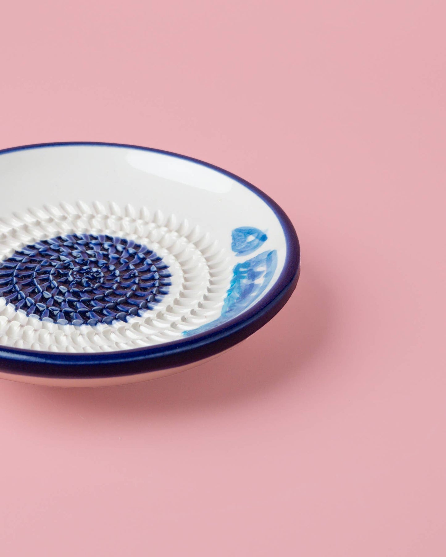 Small Ceramic Plate Food Grater / Tuna