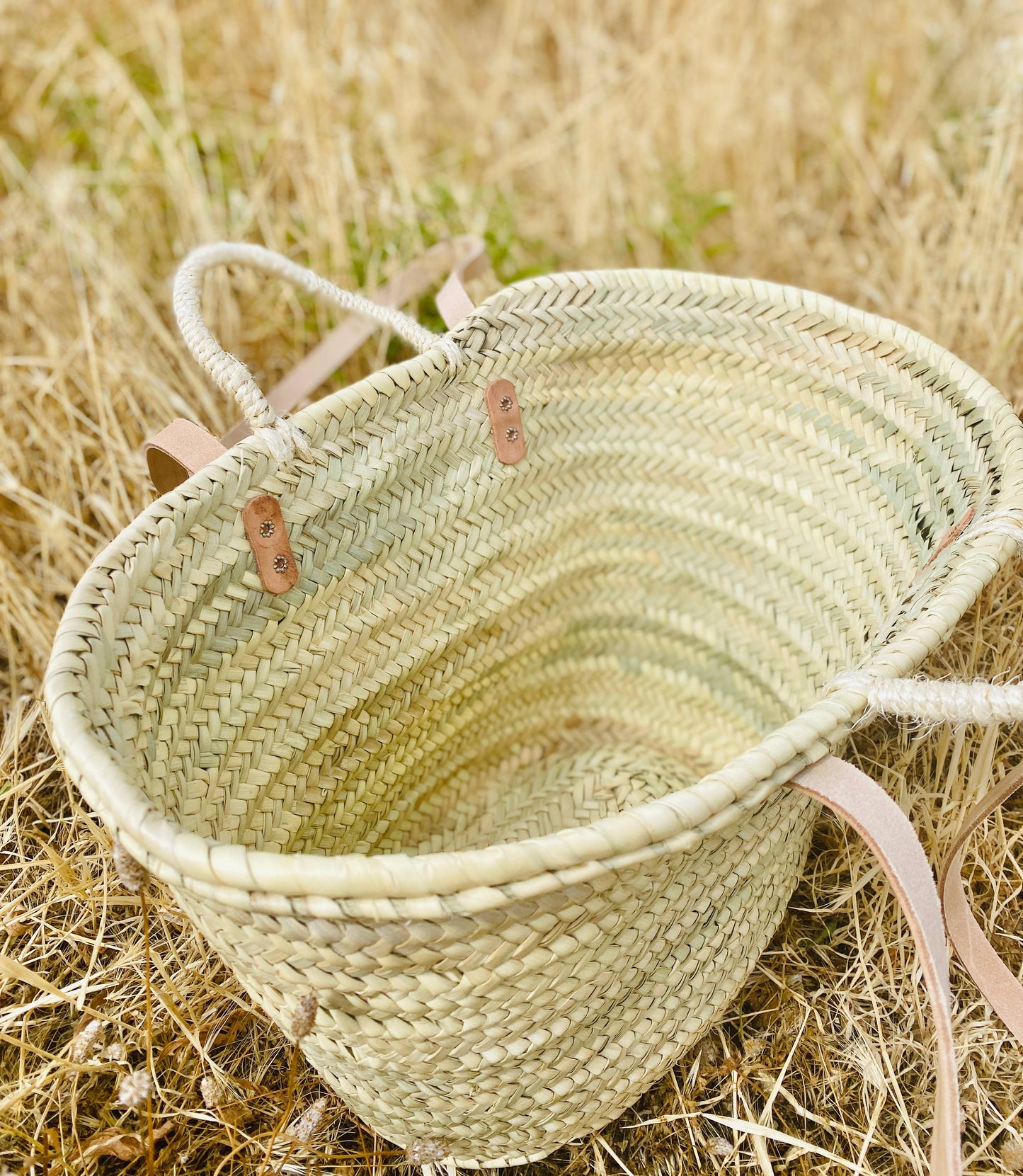 DOUBLE HANDLE PALM BASKET