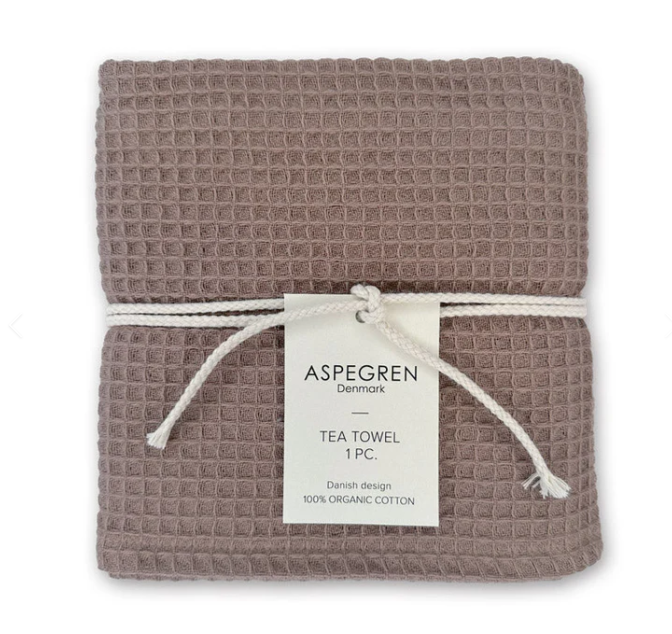 Nordic Kitchen Gift Set – Warm Seasonal Gifting: Four