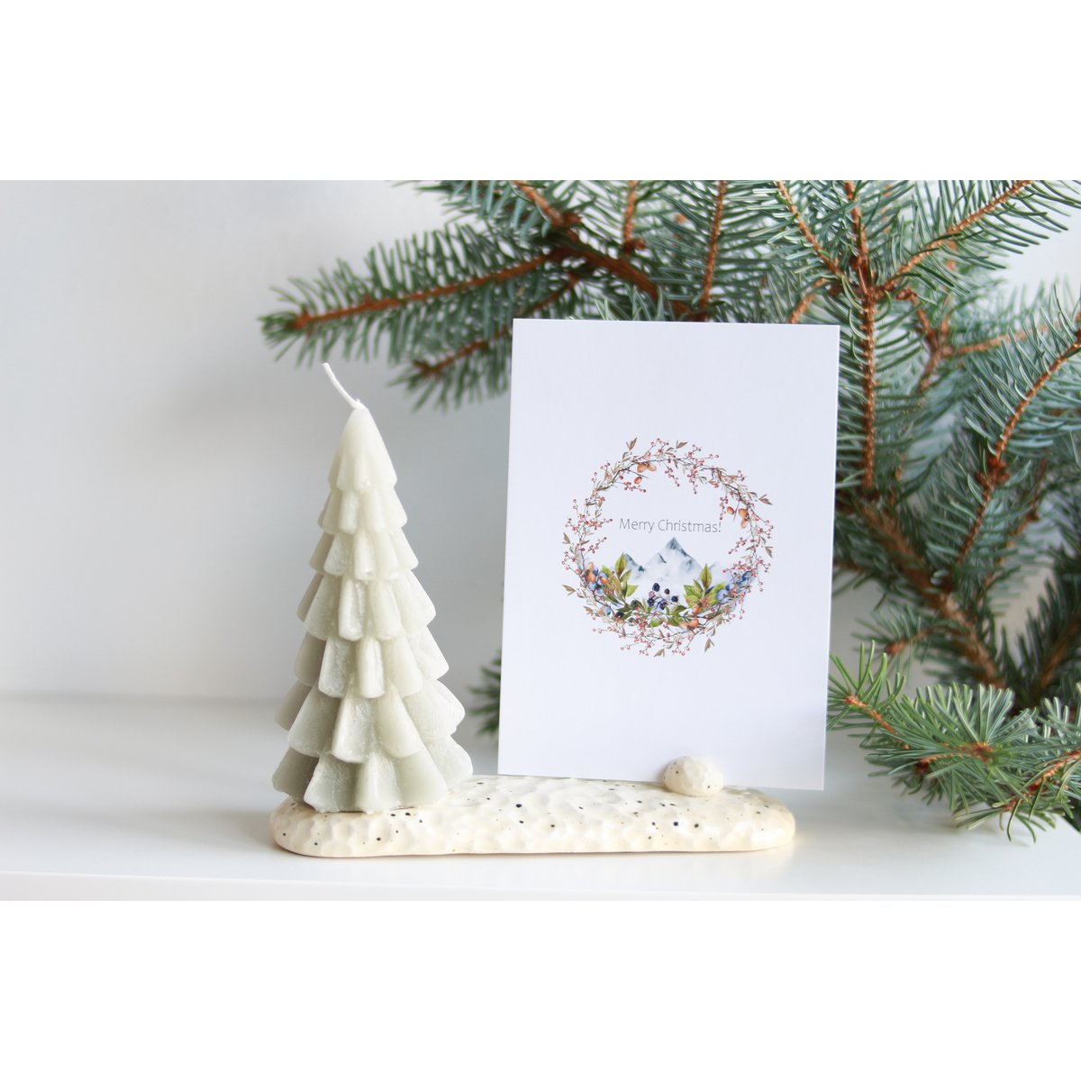 KERAMIEK KAARTHOUDER MET KERSTKAARS EN KERSTKAART