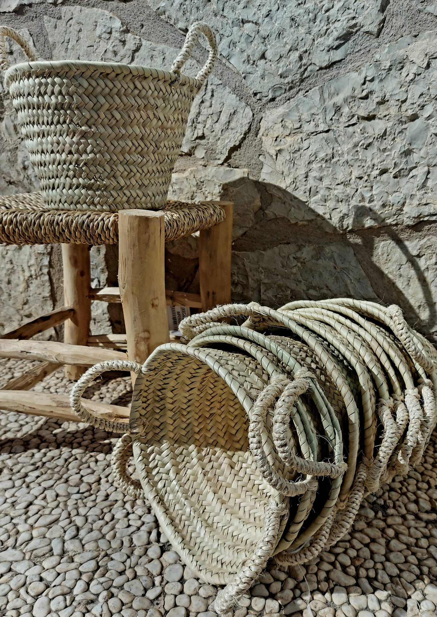 SMALL PALM BASKET WITH PITA HANDLE 23x17cm