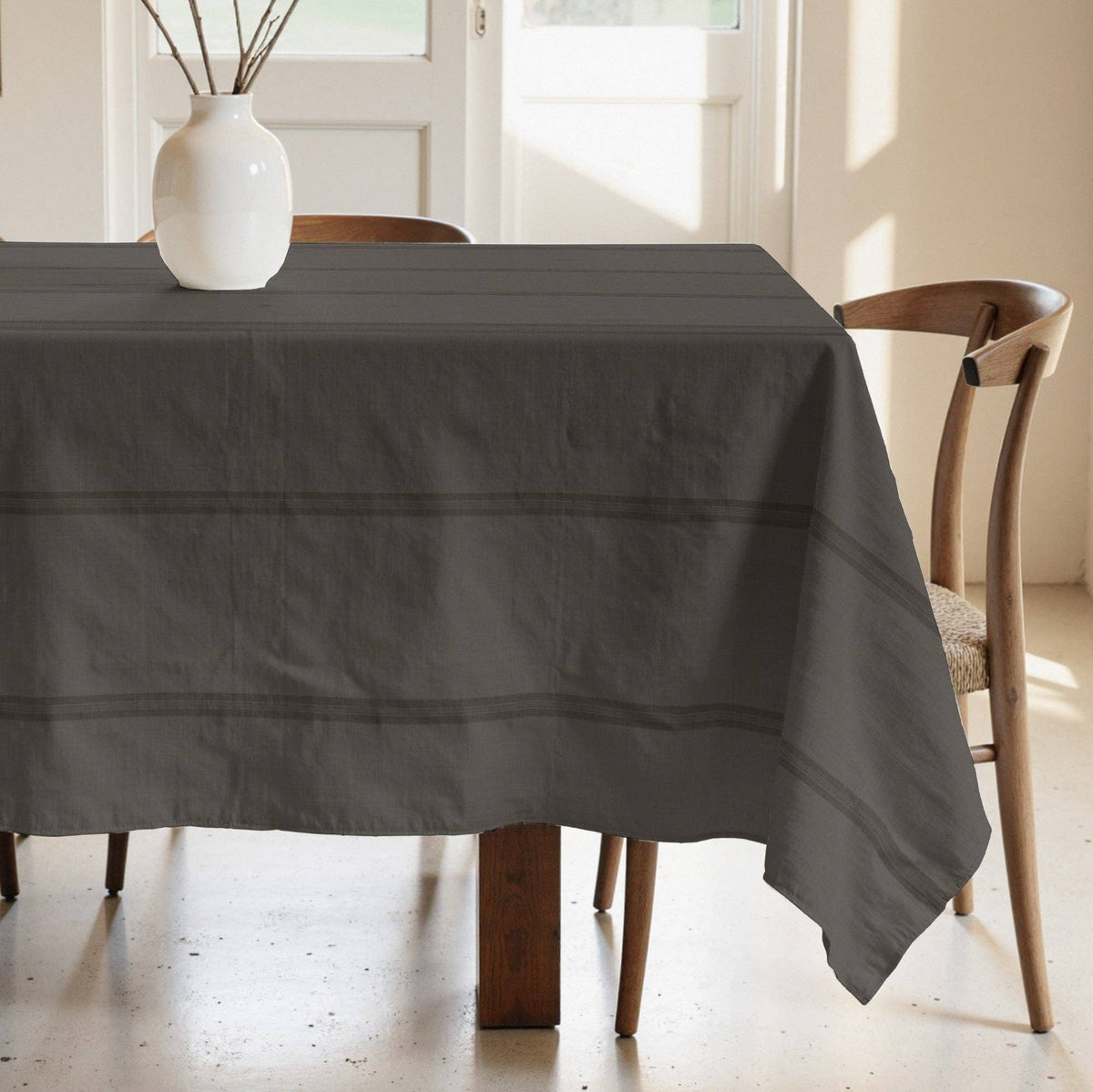 Nua Dark Brown 100% Cotton Stain-Resistant Tablecloth: 250x155 cm