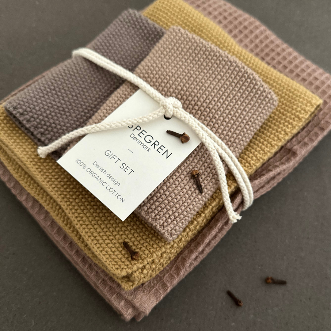Nordic Kitchen Gift Set – Warm Seasonal Gifting: Four