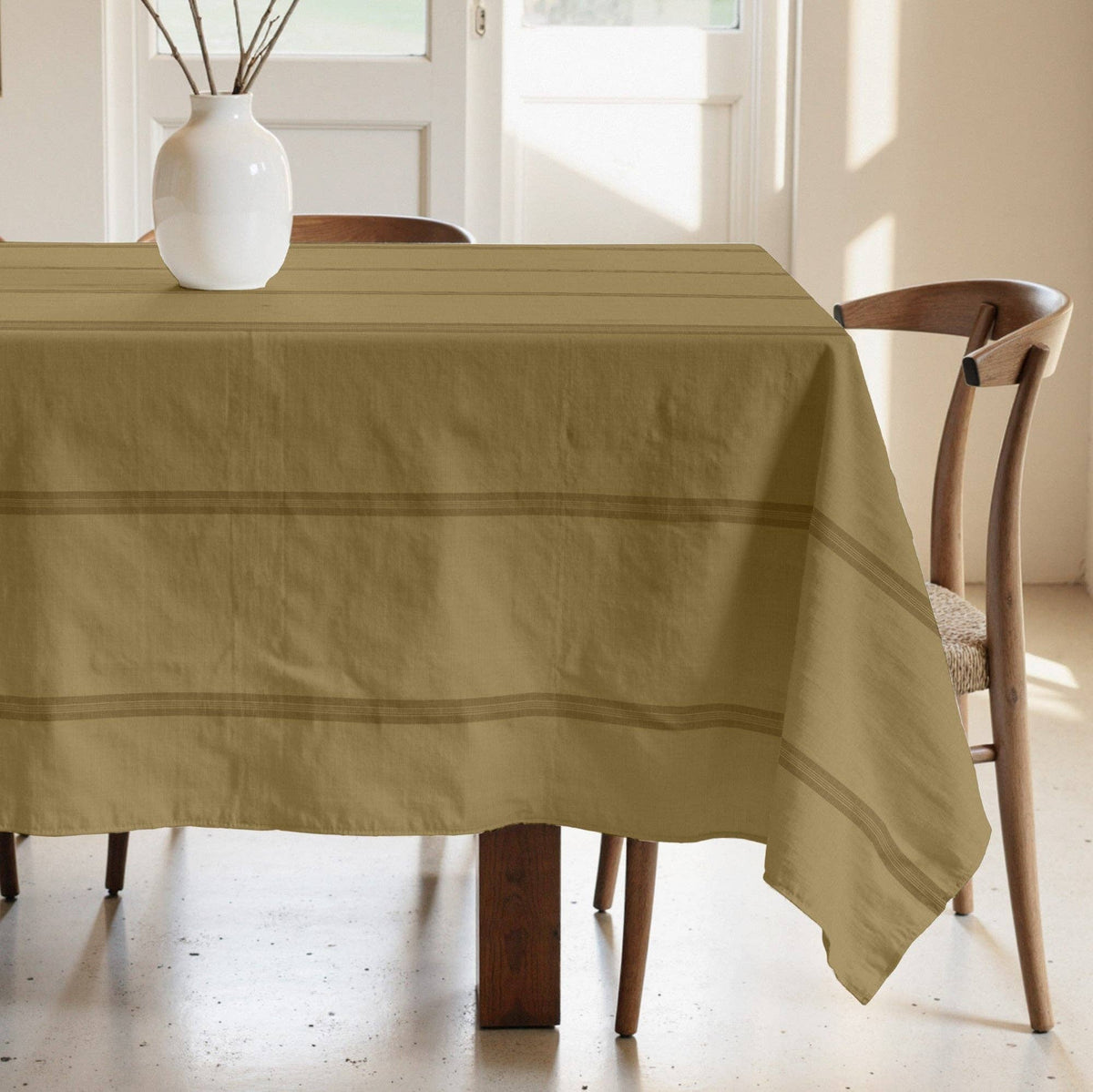 Stain-resistant 100% cotton tablecloth Nua Ochre: 200x155 cm