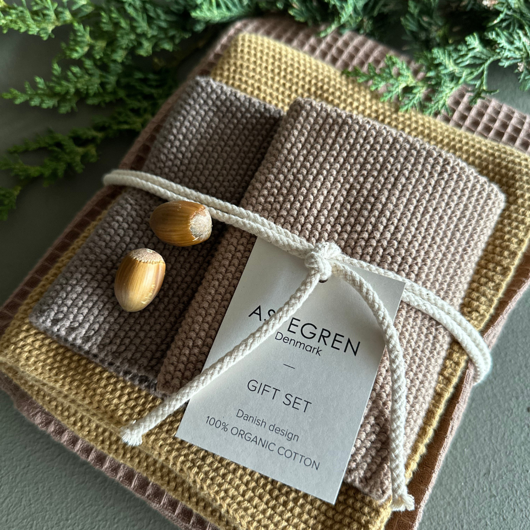 Nordic Kitchen Gift Set – Warm Seasonal Gifting: Four